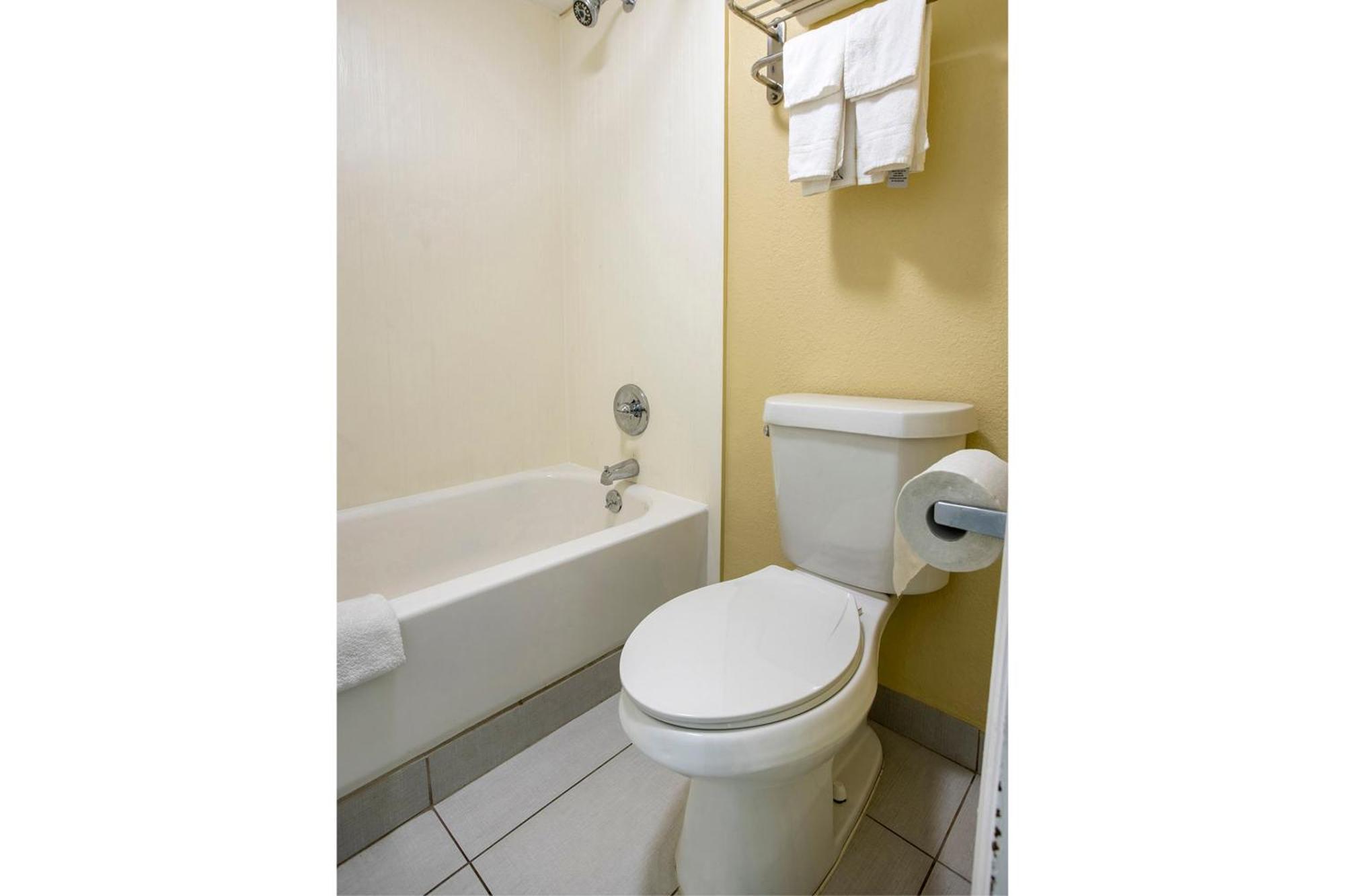 Oyo Hotel Knoxville Tn Cedar Bluff I-40 Ngoại thất bức ảnh