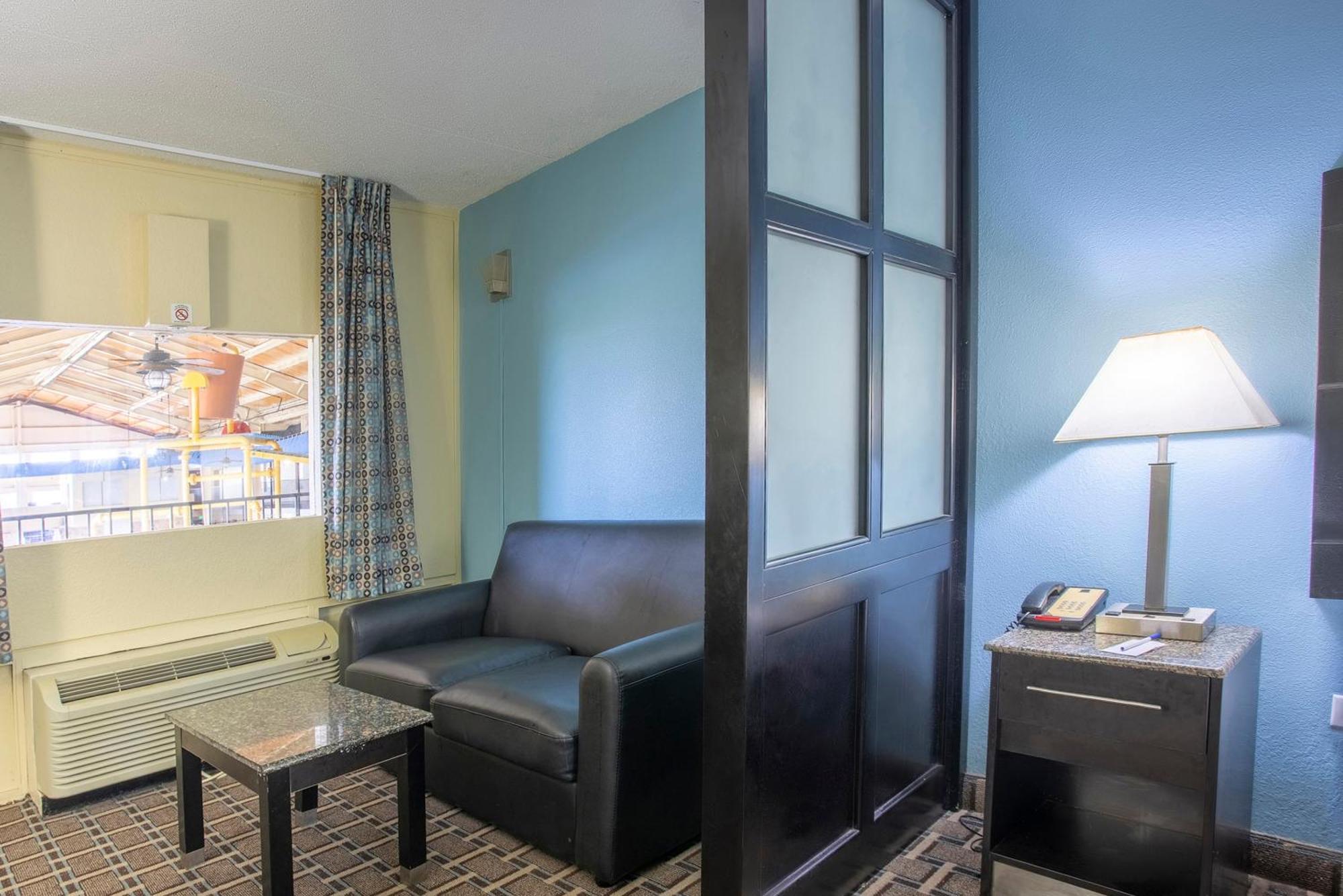 Oyo Hotel Knoxville Tn Cedar Bluff I-40 Ngoại thất bức ảnh