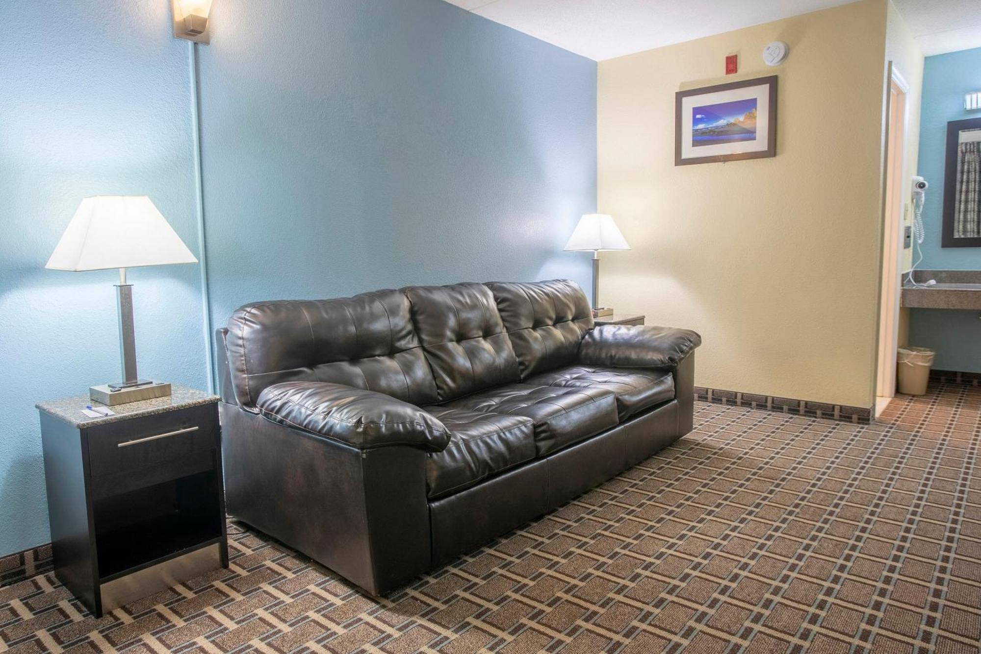 Oyo Hotel Knoxville Tn Cedar Bluff I-40 Ngoại thất bức ảnh
