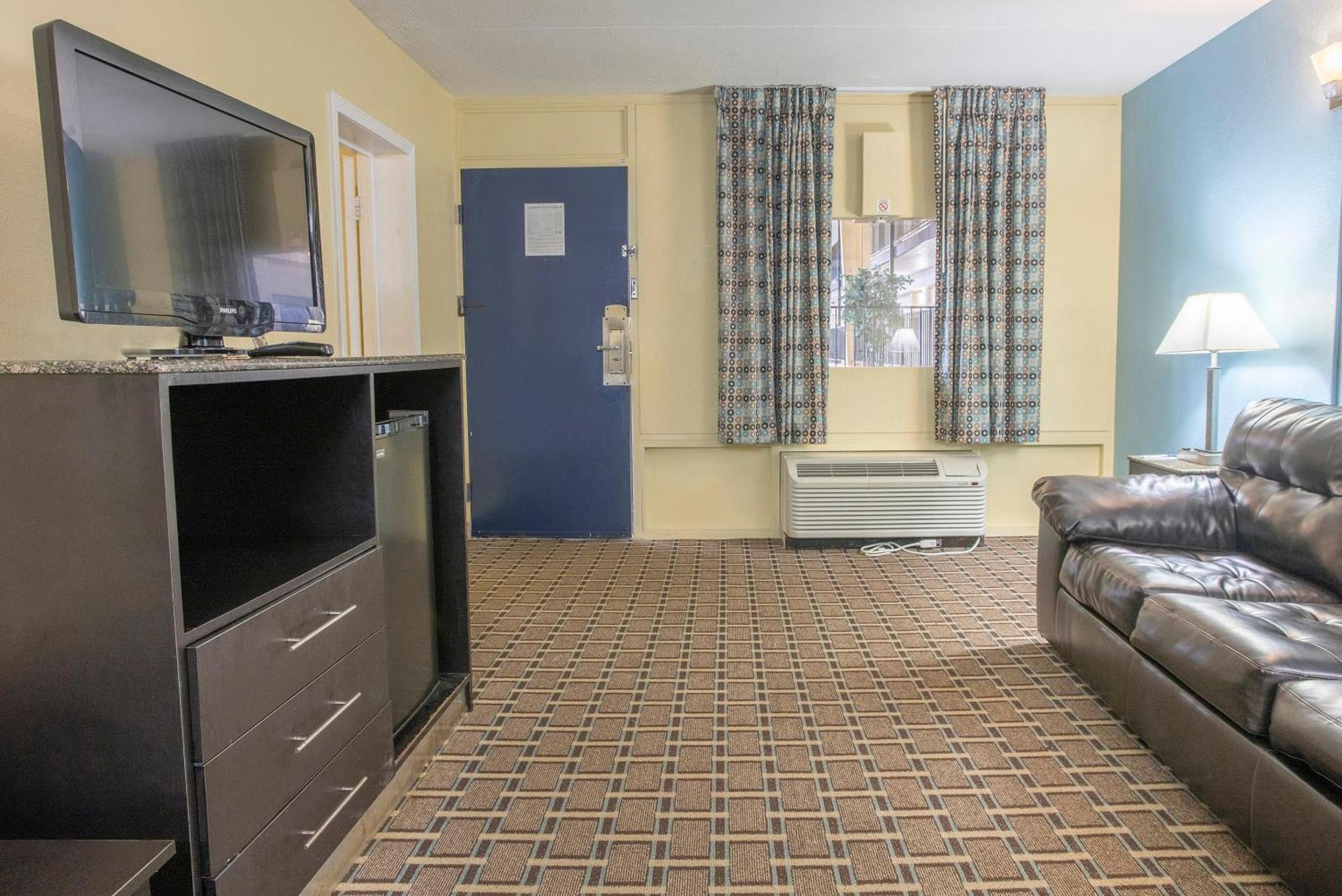 Oyo Hotel Knoxville Tn Cedar Bluff I-40 Ngoại thất bức ảnh